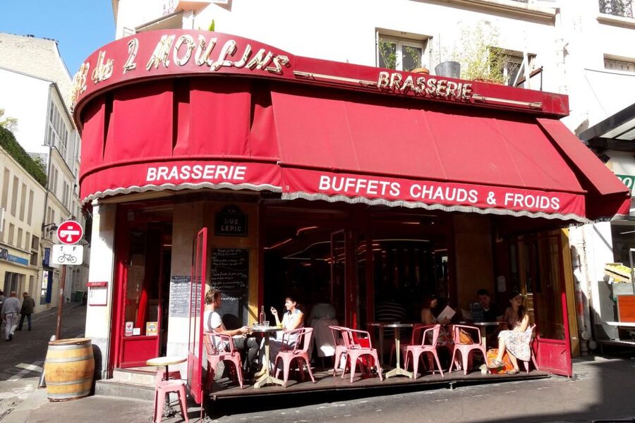 German private Walking Tour through Montmartre & Passages - Passage Jouffroy and Passage Verdeau