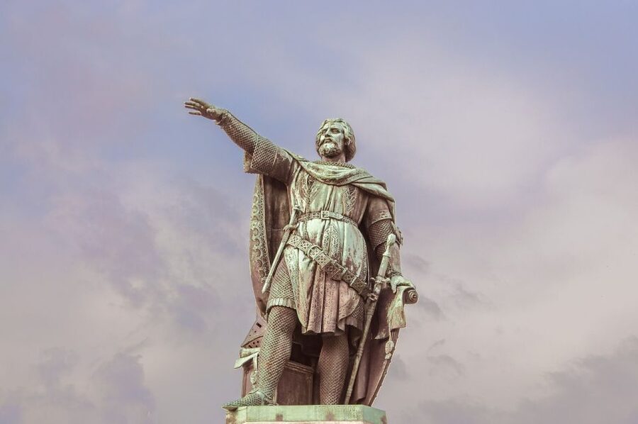 Ghent: Guided Walking Tour and Canal Boat Trip - Town Hall and St. Nicholas’ Church