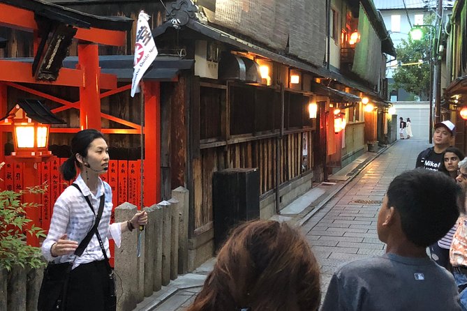 Gion Walking Tour by Night - The Guides Make the Biggest Difference