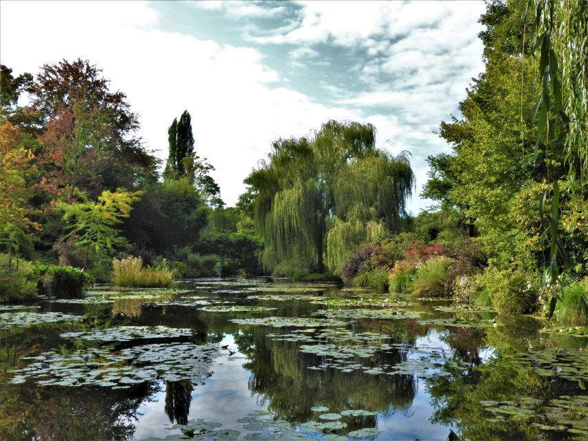 Giverny Village Walking Tour & Skip-the-Line to Monet Garden - Should you book it?