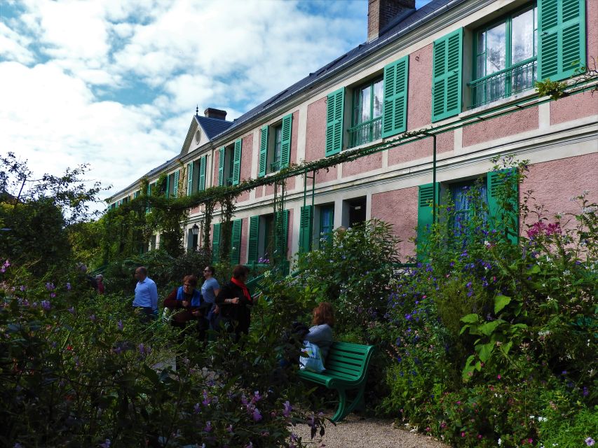 Giverny Village Walking Tour & Skip-the-Line to Monet Garden - Inside Monet’s home