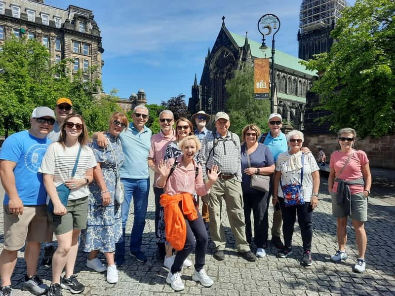 Glasgow: City Center Guided Walking Tour - Meeting at George Square and the City Chambers