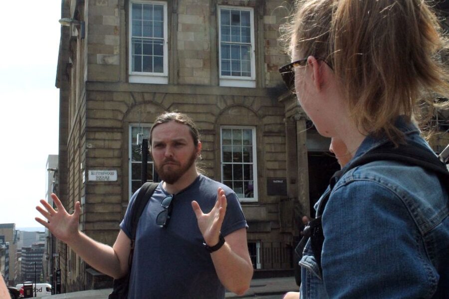 Glasgow: Pubs & History Guided Walking Tour with Beer - Key points to know before booking