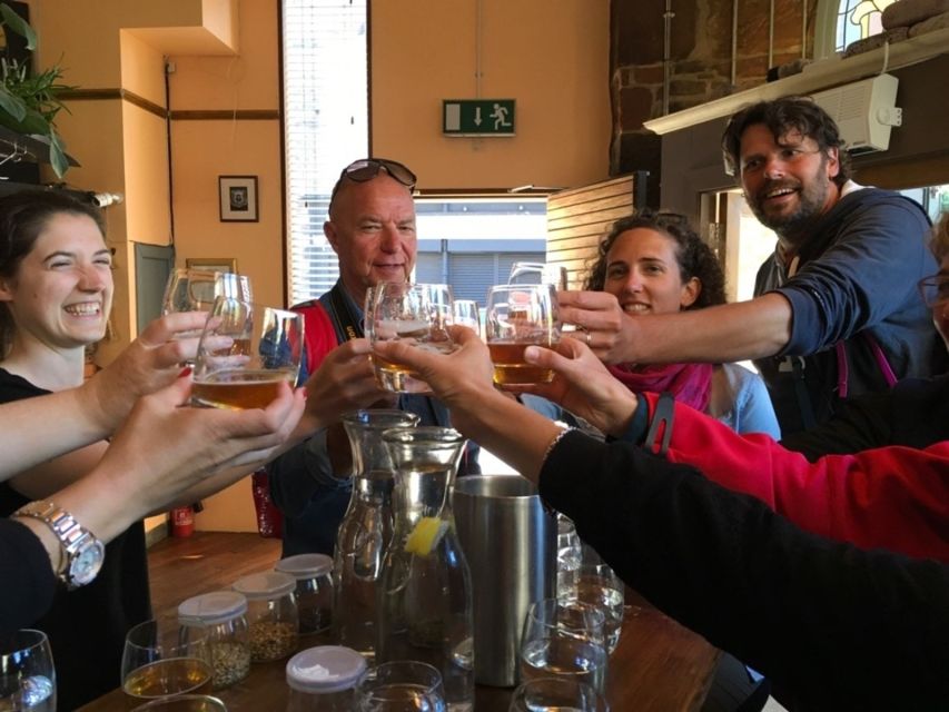 Glasgow: Pubs & History Guided Walking Tour with Beer - Starting at 8 Nelson Mandela Place
