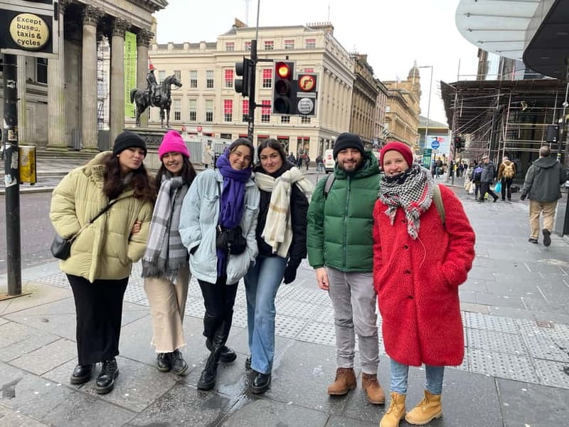 Glasgow: The streets with a Glaswegian guide: Walking Tour - George Square and Glasgow’s public face
