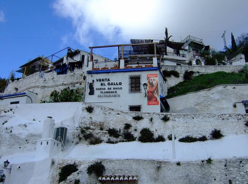 Granada: Albaicín and Sacromonte 2.5-Hour Walking Tour - The views of the Alhambra and Granada valley