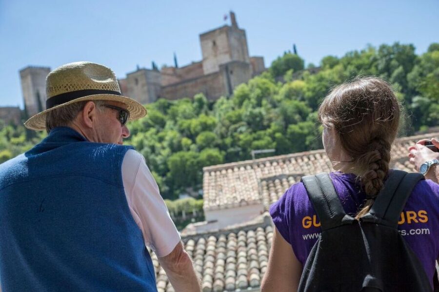 Granada: Albaicín and Sacromonte 2.5-Hour Walking Tour - How strenuous is this 2.5-hour walk?