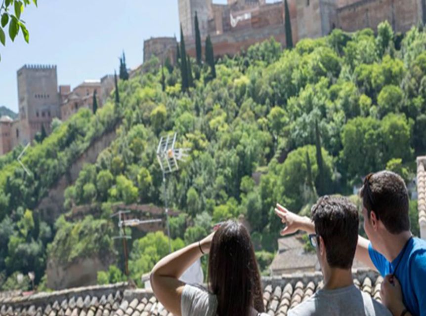 Granada: Albaicín and Sacromonte 2.5-Hour Walking Tour - How to make the most of the route