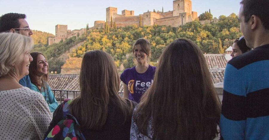 Granada: Albaicín and Sacromonte 2.5-Hour Walking Tour - Albaicín’s narrow lanes and Moorish design