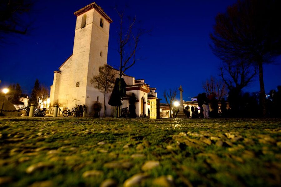 Granada: Albaicin and Sacromonte Evening Walking Tour - Key points to know before you book