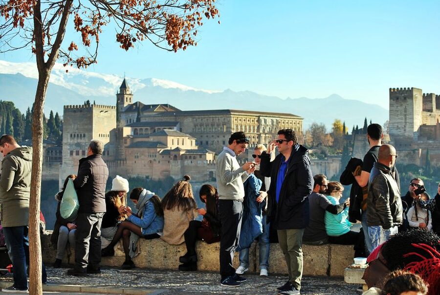 Granada: Albaicín, Sacromonte & Museum of Caves Walking Tour - Who should book this Granada walk?