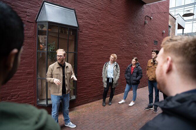 Gratuity-Based Vancouver City Highlights 3 Hour Walking Tour - Gastown is the strongest finish