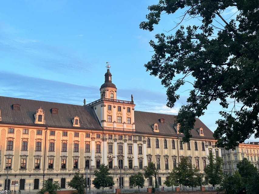 Group city tour (walking tour) through Wroclaw in German - Starting at the Pillory in Market Square