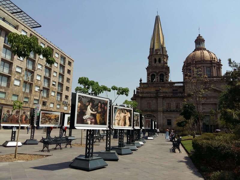 Guadalajara: Culture, Architecture, and Market Walking Tour - Why this two-hour route works