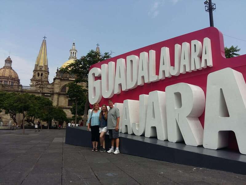 Guadalajara: Culture, Architecture, and Market Walking Tour - The Palacio de Gobierno and the Independence connection