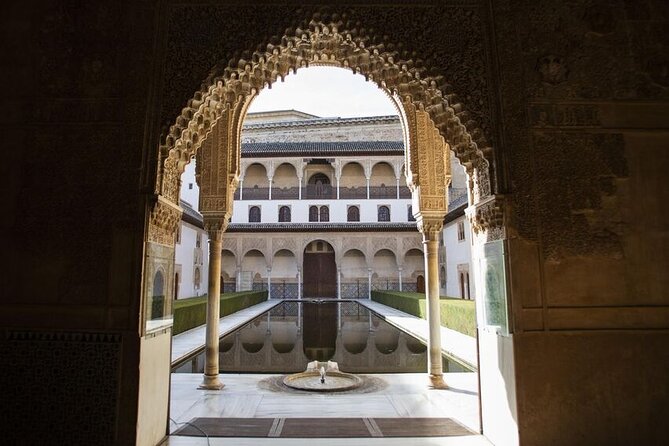 Guided Walking Tour of the Alhambra in Granada - Why a guided Alhambra visit helps