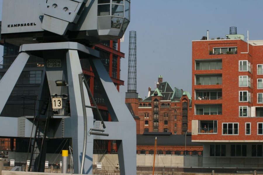 Hamburg: Guided Port Walk for Families - Weather, walking, and what to bring