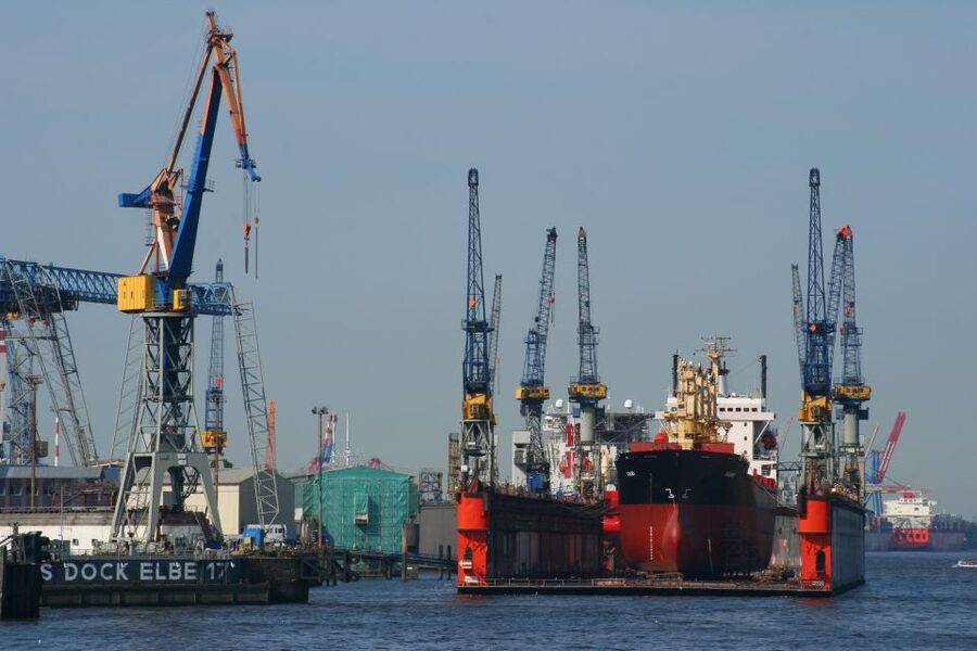 Hamburg: Guided Port Walk for Families - Who should book this Hamburg port walk?
