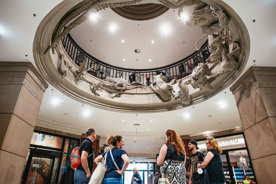 Hamburg: Guided Walking Tour for Magic Fans - Starting under Hamburg Town Hall