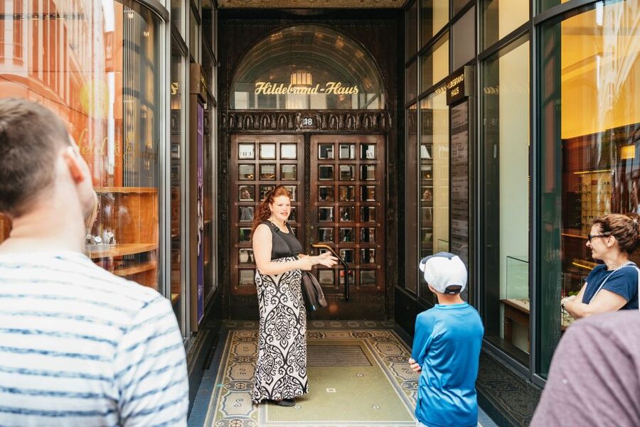 Hamburg: Guided Walking Tour for Magic Fans - Deichstraße, Hamburg’s old-town character