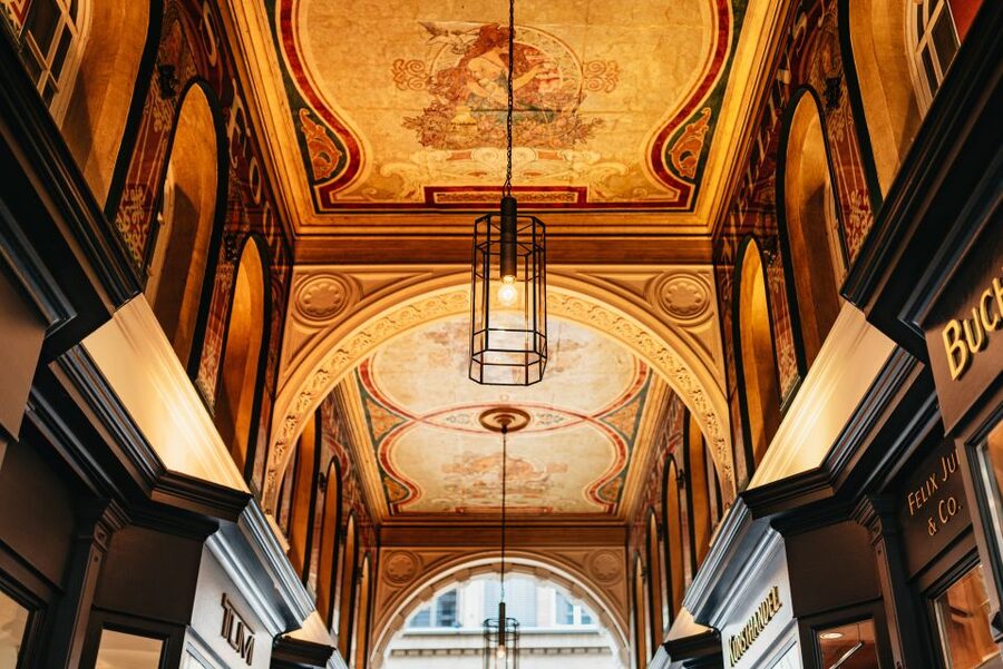 Hamburg: Guided Walking Tour for Magic Fans - The magical quiz and local legends