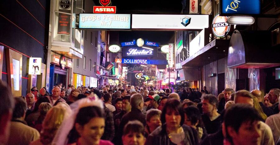 Hamburg: Private Tour Red Light District Walking Tour - Why St. Pauli needs a guide