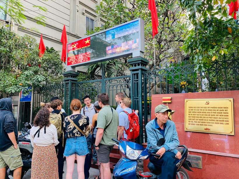 Hanoi: Cho Gioi Vietnam War History Walking Tour - Why this Hanoi history walk feels different
