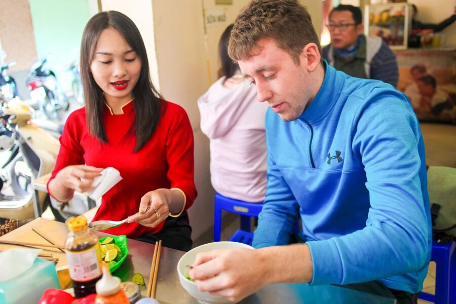Hanoi: Small-Group Street Food Walking Tour - What the Old Quarter adds to the food