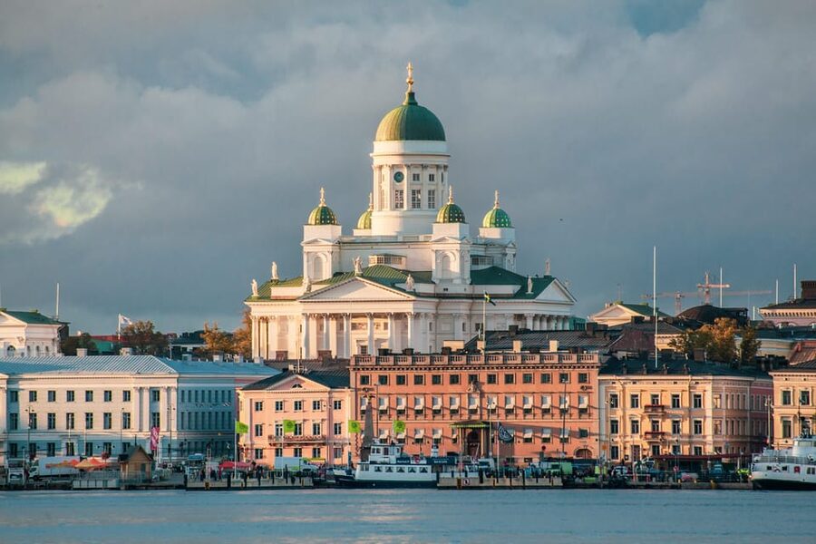 Helsinki: Architectural Highlights Guided Walking Tour - Senate Square and Helsinki Cathedral