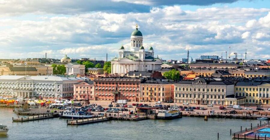 Helsinki: Private Walking Tour with a Local Guide - Senate Square and Helsinki Cathedral