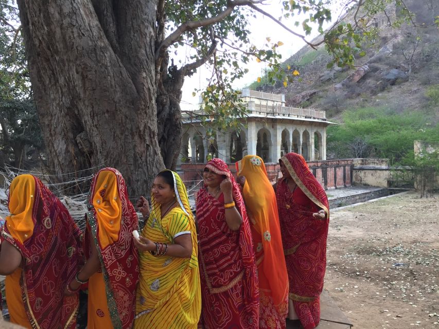 Heritage Walk & Street Food Tasting in Jaipur - Starting at Golcha Cinema and entering the old city