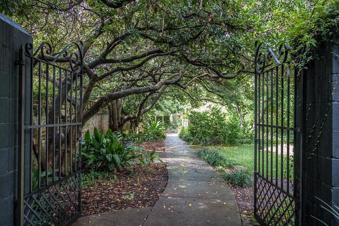 Hidden Alleyways and Historic Sites Small-Group Walking Tour - Who will enjoy this walk most