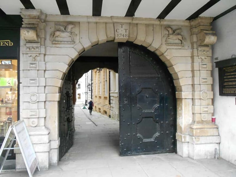 Hidden London Walking Tour - Sweeney Todd and the dark side of Fleet Street
