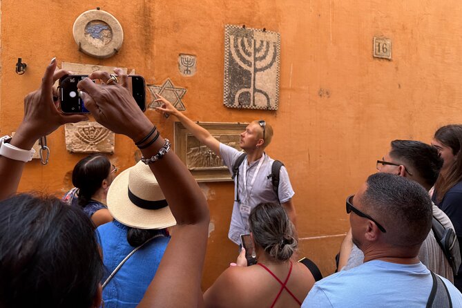 Highlights of Jewish Ghetto And Trastevere Walking Tour - Starting at the Turtle Fountain
