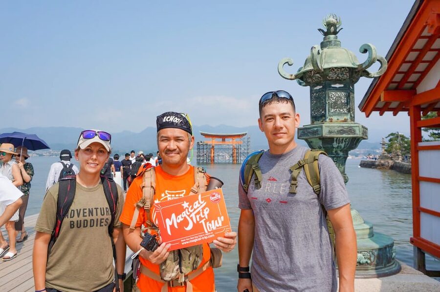 Hiroshima: Miyajima Half-day Historical Walking Tour - Local lunch with oysters and momiji dumplings