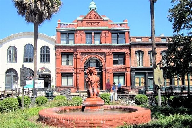 Historic Savannah Guided Walking Tour - Historic homes and the people behind them