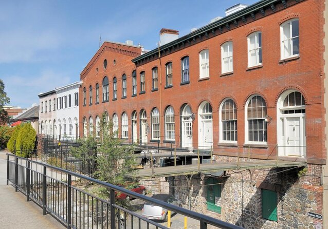 Historic Savannah Guided Walking Tour - Four squares and the shape of old Savannah