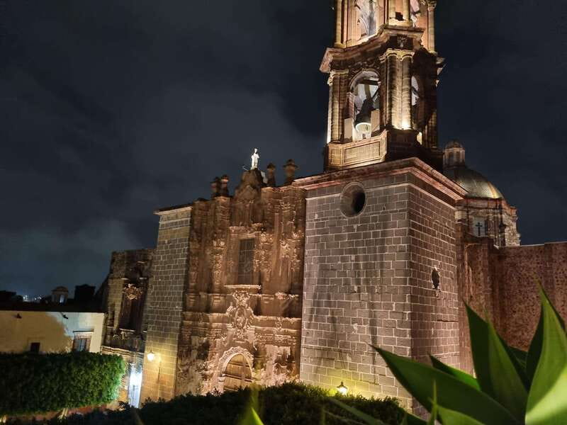 Historical & Cultural Walking Tour of San Miguel de Allende - The Parroquia de San Miguel Arcángel sets the tone