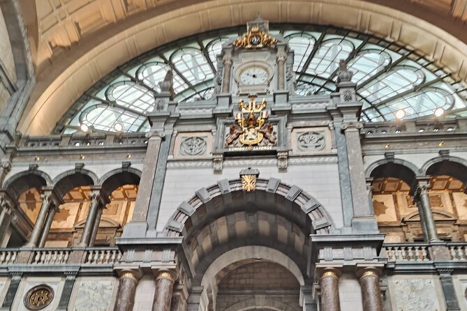 Historical Walking Tour in Antwerp Old City - How the guide affects the experience