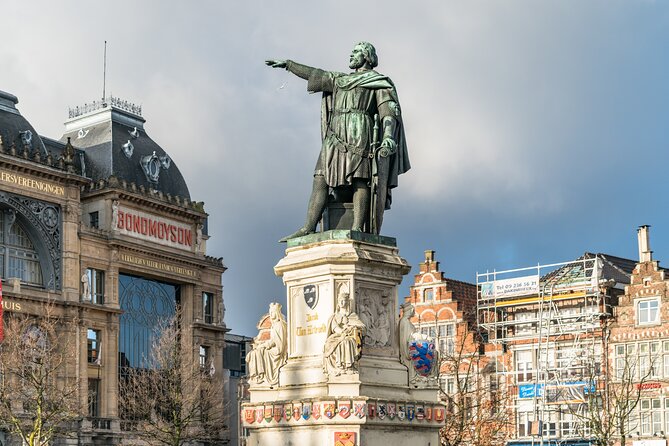 Historical Walking Tour: Legends of Gent - St Veerleplein explains a square of death and life