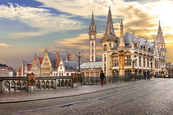 Historical Walking Tour: Legends of Gent - Vrijdagmarkt connects public space with power