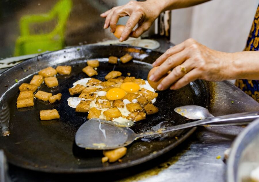 Ho Chi Minh City: Private Street Food Evening Walking Tour - Sugar cane juice and the Saigon baguette
