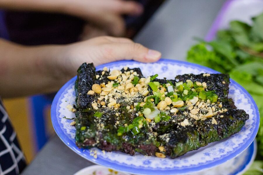 Ho Chi Minh City: Private Street Food Evening Walking Tour - The seafood alley and the most filling stop
