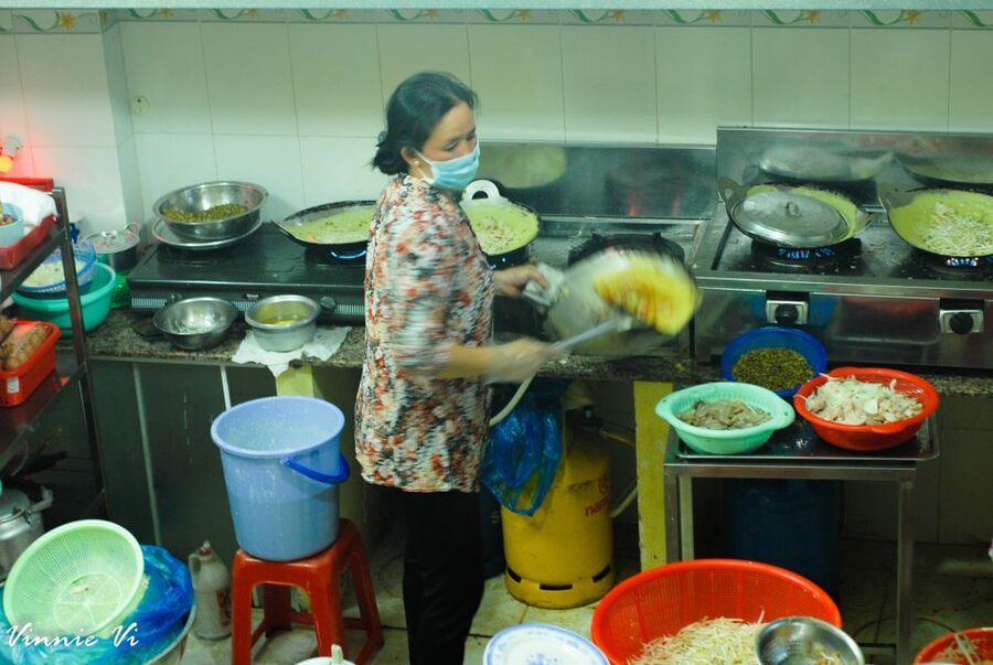 Ho Chi Minh City: Private Street Food Evening Walking Tour - The guides make or break the evening