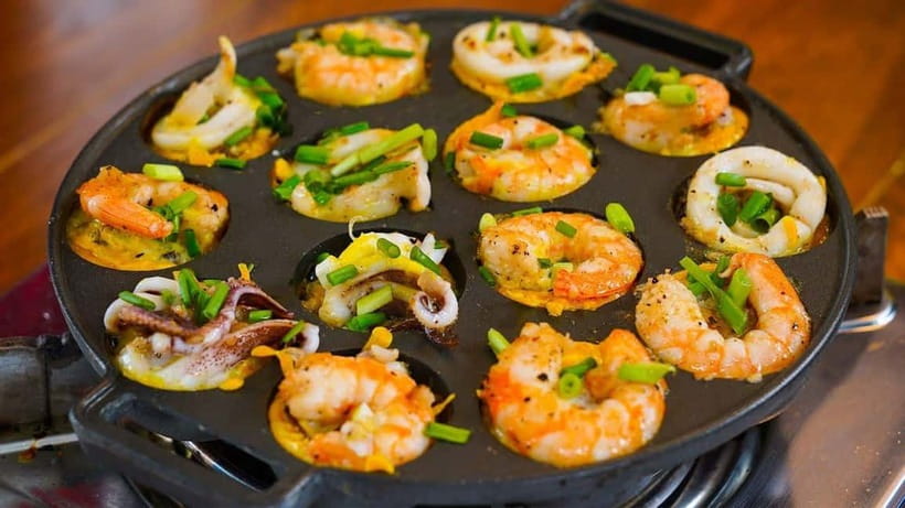 Ho Chi Minh City: Super Niche Walking Street Food Tour - Ho Thi Ky Food Street: the lively middle of the route