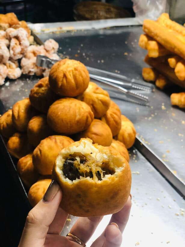 Ho Chi Minh City: Walking Food Tour with 13 Tastings - Drinks, pacing, and the real amount of food