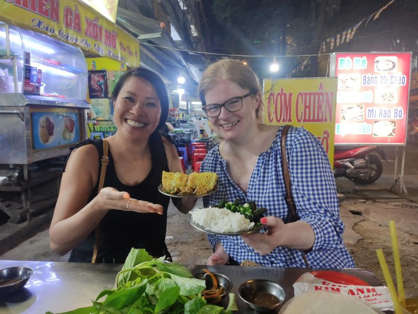 Ho Chi Minh City: Walking Food Tour with 13 Tastings - The guides make the difference