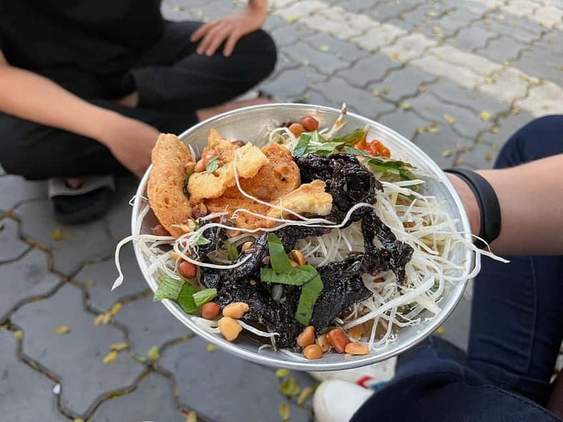 Ho Chi Minh: Original Walking Street Food Tour with Foodies - Why this tour works for first-night Saigon food exploring
