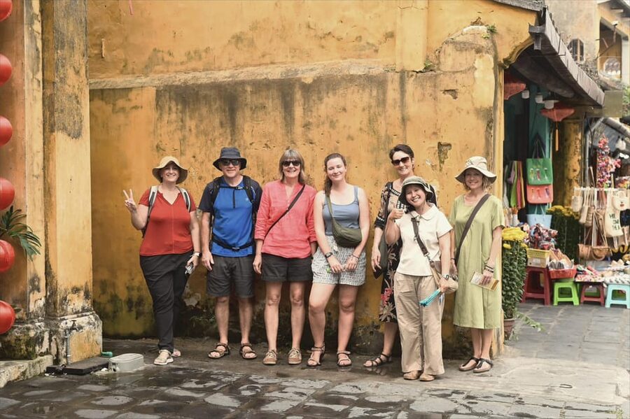 Hoi An: Ancient Town Guided Walking Tour - Ending at Hoi An Market