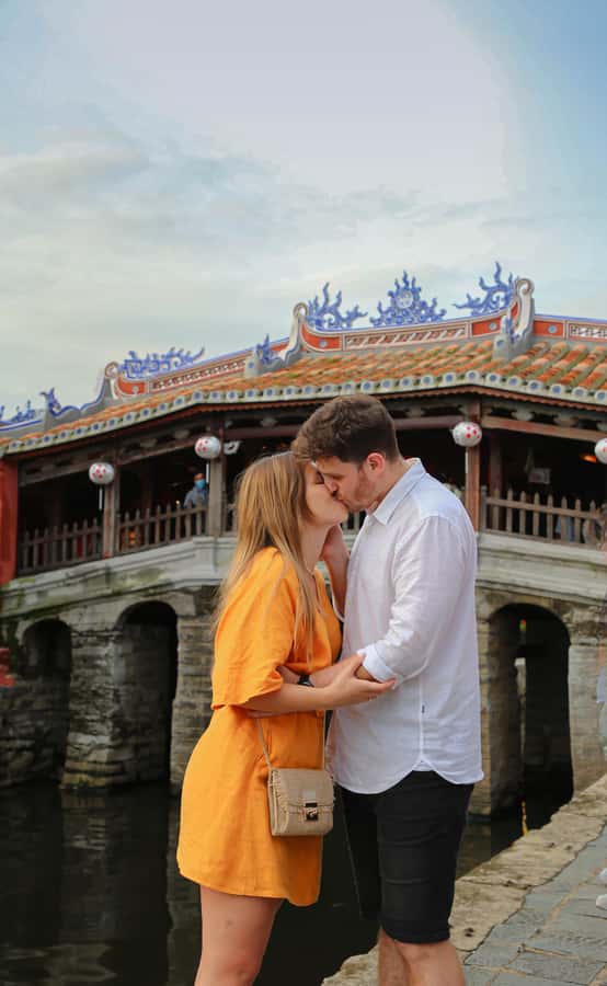 Hoi An/Da Nang: Private Photoshoot & Guided Walking Tour - Golden walls, old houses, and Lantern Street